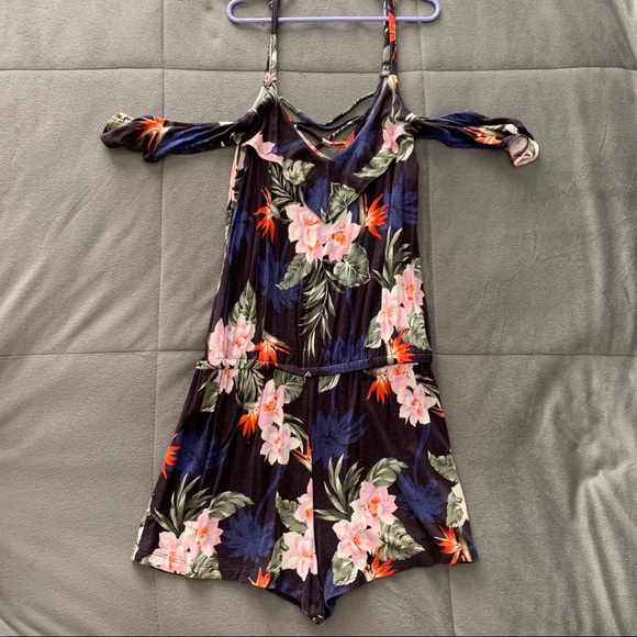 Aeropostale Floral Romper Small - Picture 3 of 4